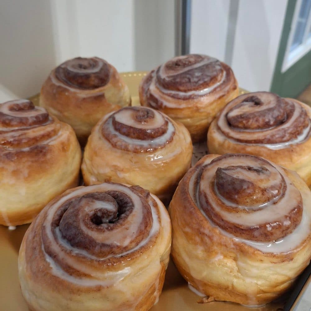 Cinnamon Roll, Regular Icing